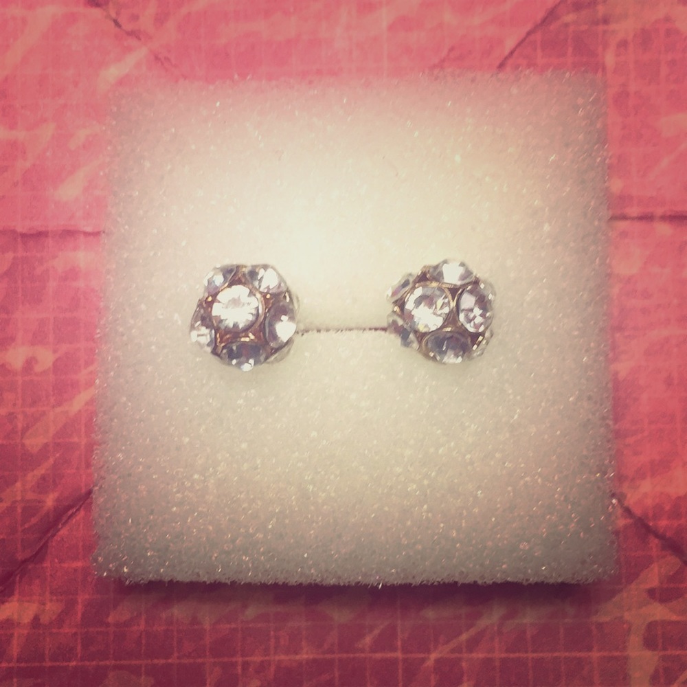 ✨BRAND NEW✨ Sparkle Glamour Earrings